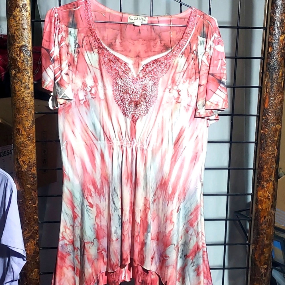Live and let live short sleeve blouse size M